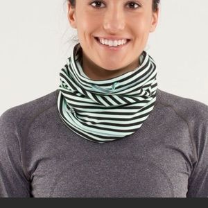 Lululemon neck warmer